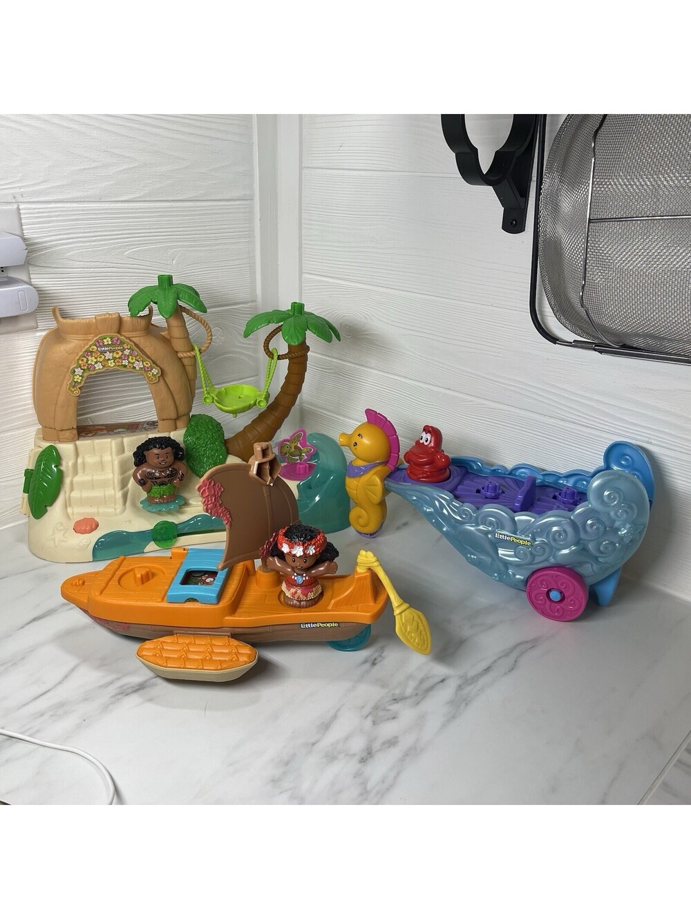 Disney Moana Little People Island, Canoe & Little Mermaid Sled Maui And Moana